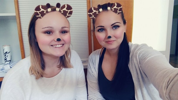 Carina und Magdalena als Giraffen