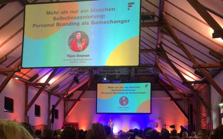 Tijen Onaran beim Female Future Festival in Graz
