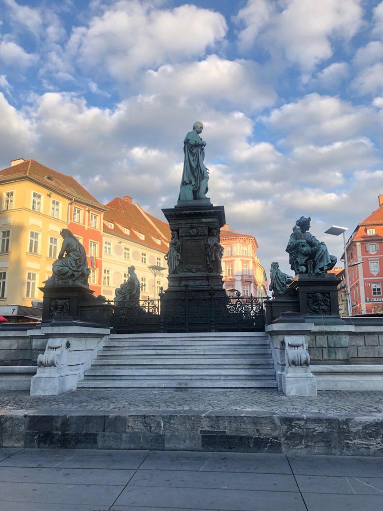 Brunnen in Graz am Hauptplatz bei den Tag der Lehrberufe