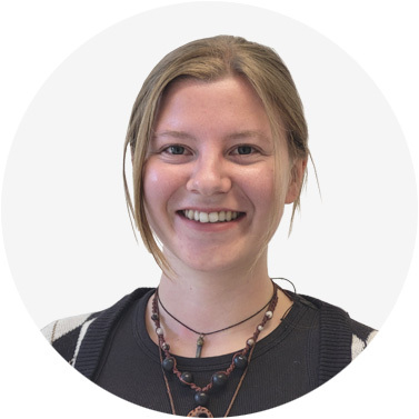 Portrait Celina Fetz, SEO bei crosseye Marketing.